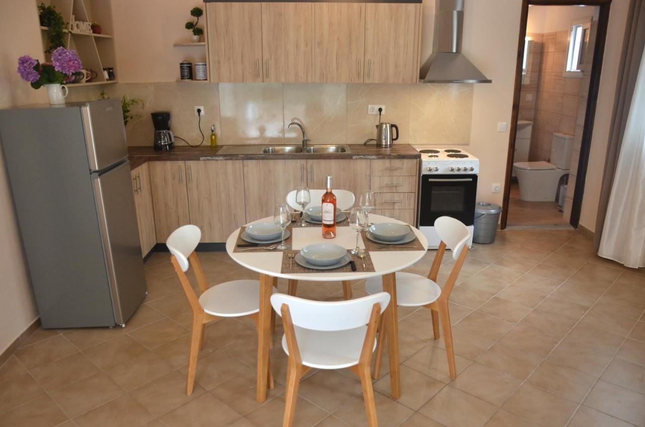 Agatha's Spacious Modern Apt-1 Apartment Peritheia