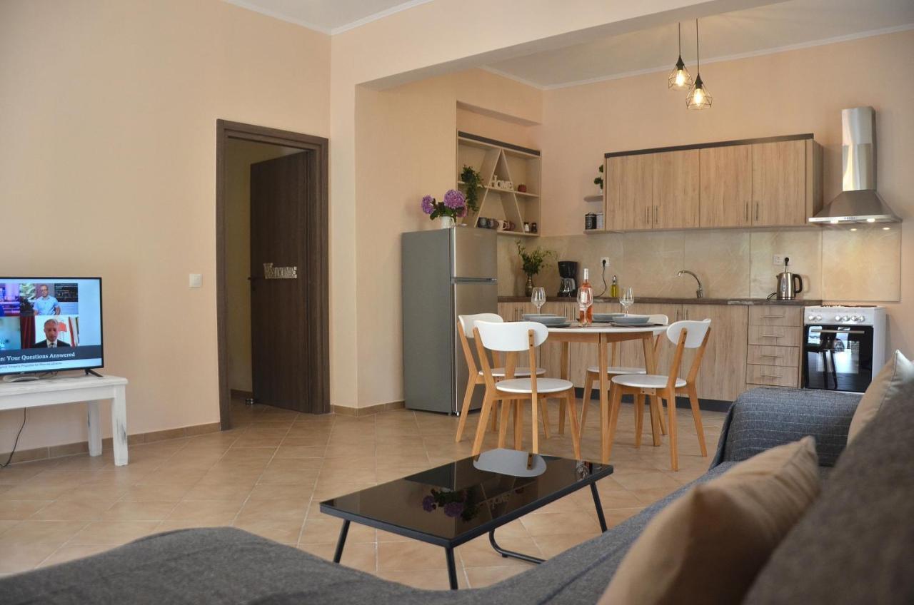 Agatha's Spacious Modern Apt-1 Apartment *