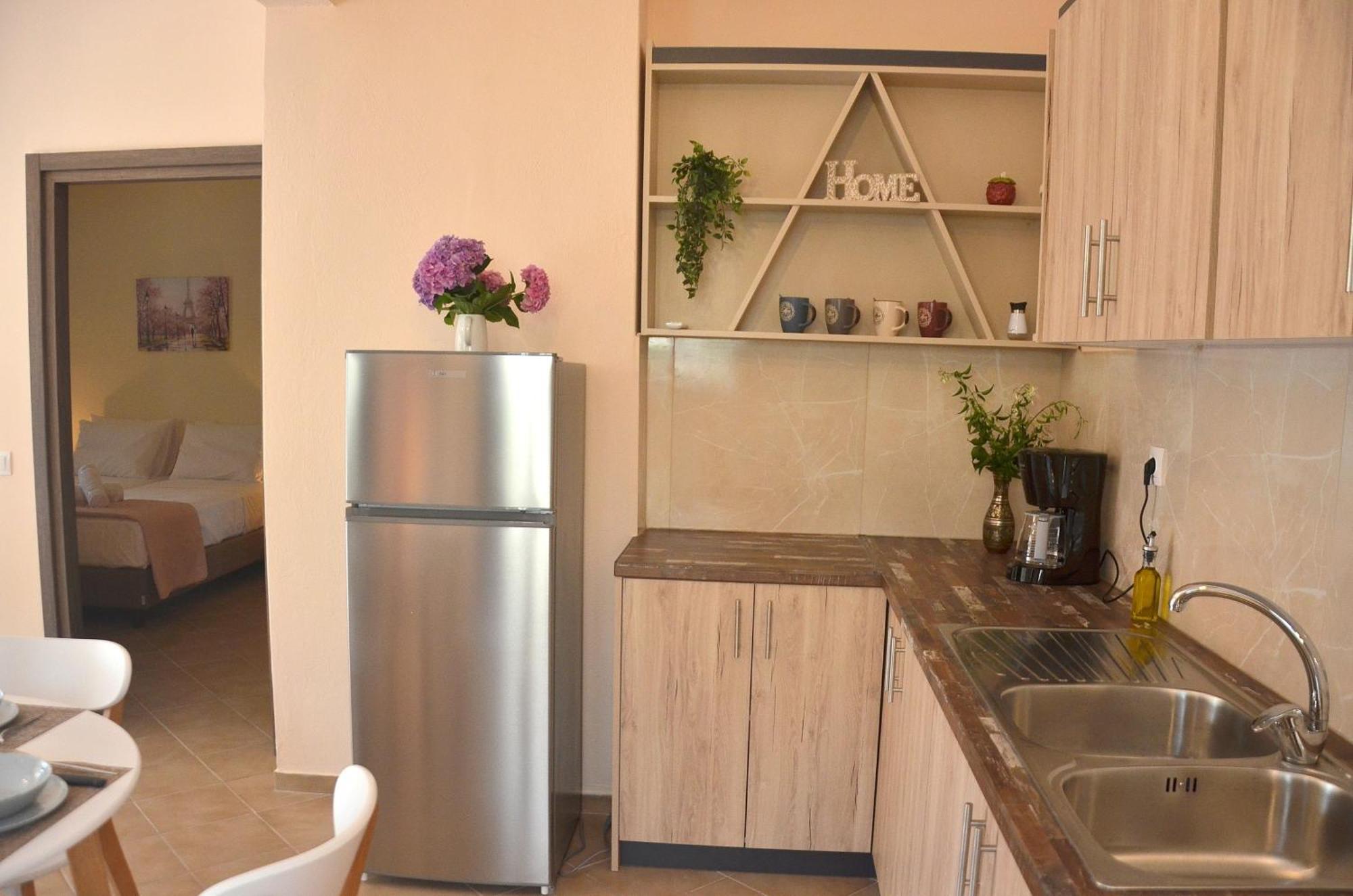 Agatha's Spacious Modern Apt-1 Apartment *