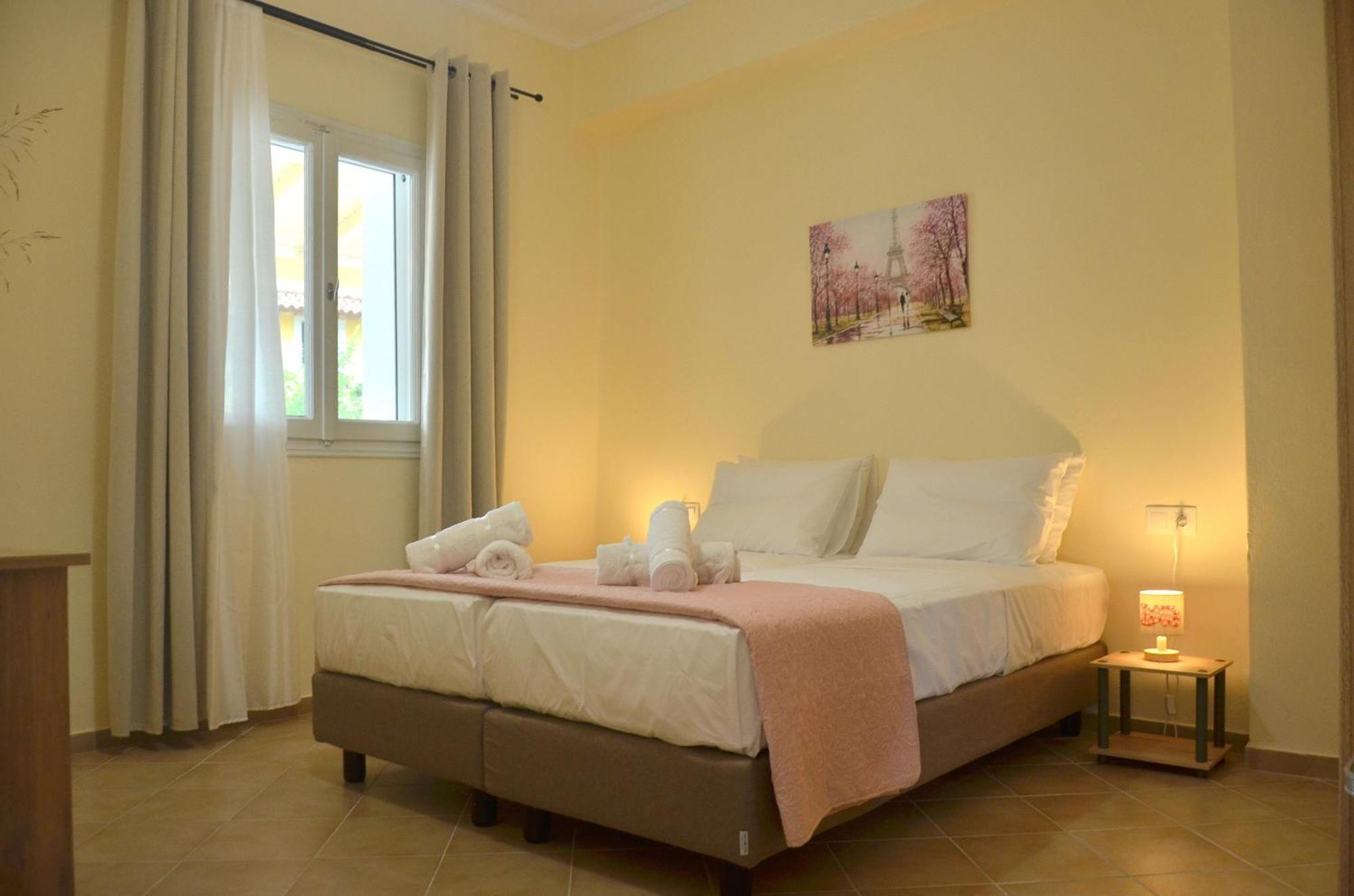 Agatha's Spacious Modern Apt-1 Apartment Peritheia