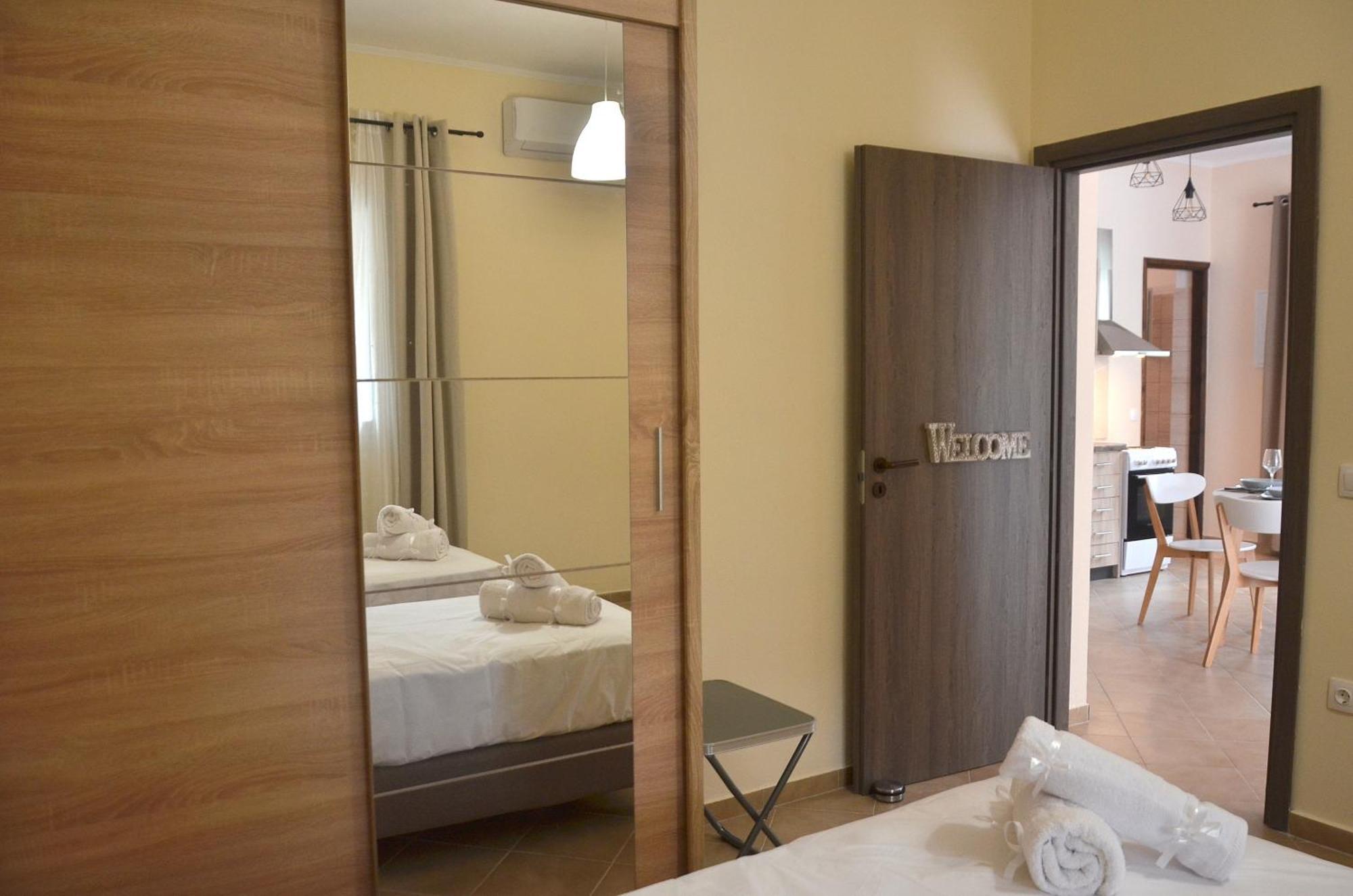 Agatha's Spacious Modern Apt-1 * Peritheia