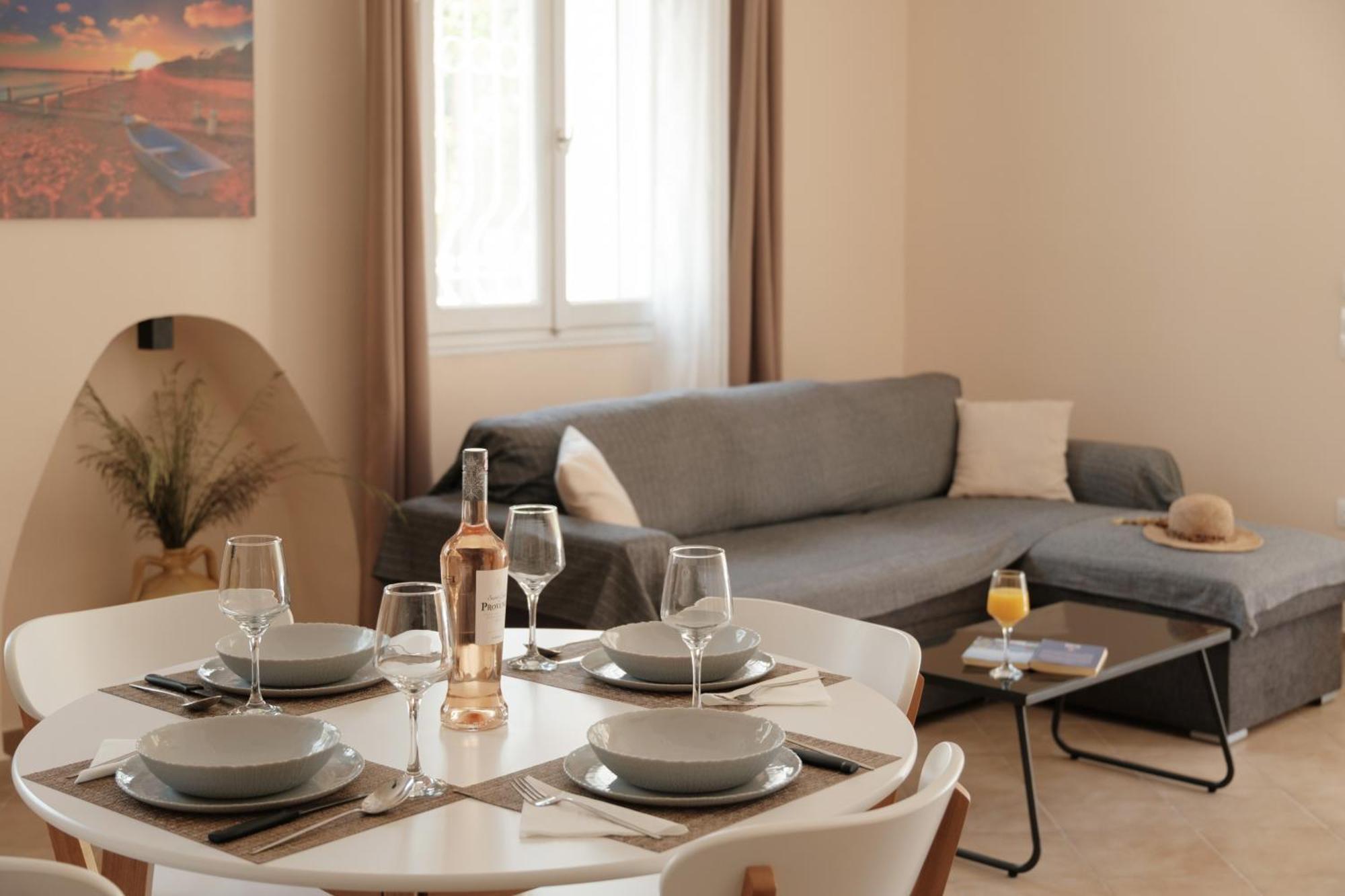 Agatha's Spacious Modern Apt-1 Apartment Peritheia