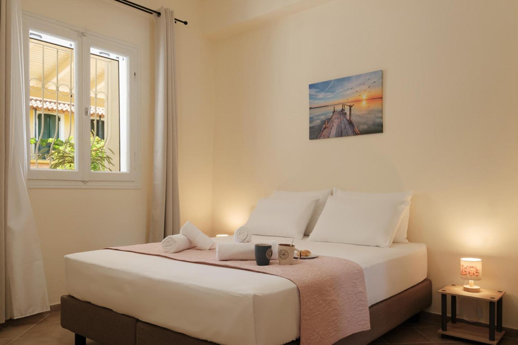 Agatha's Spacious Modern Apt-1 *